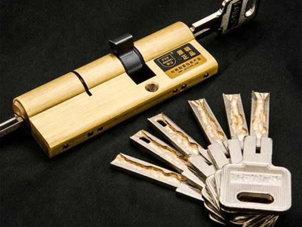 东兴24小时上门开锁公司