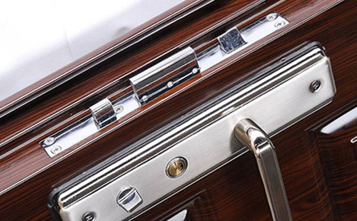 东兴24小时上门开锁公司