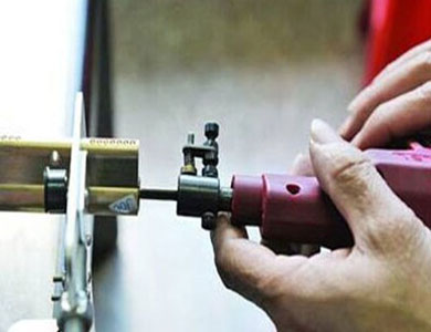 东兴24小时上门开锁公司