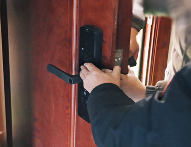 东兴24小时上门开锁公司